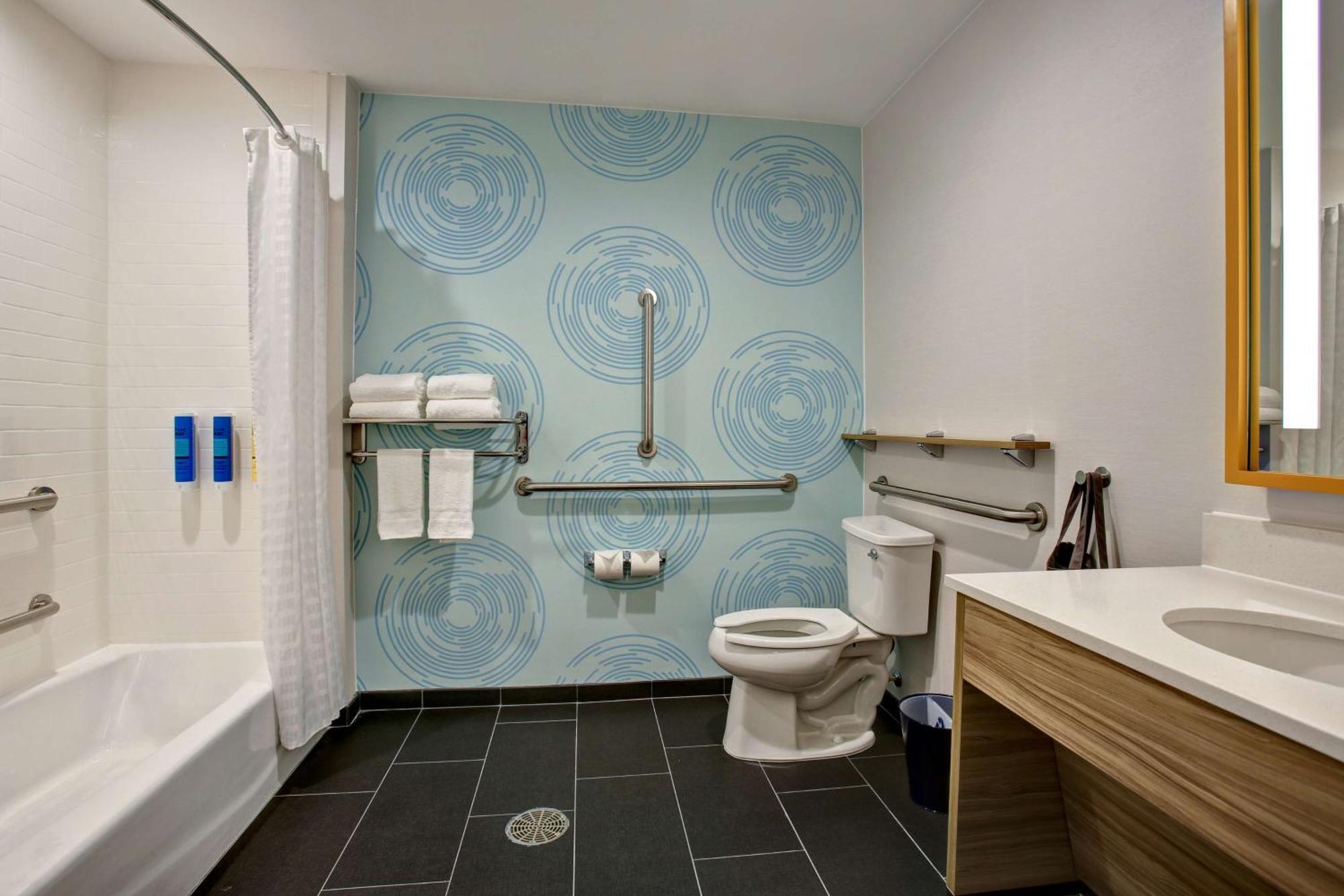 Tru By Hilton Grand Prairie Hotel Bagian luar foto